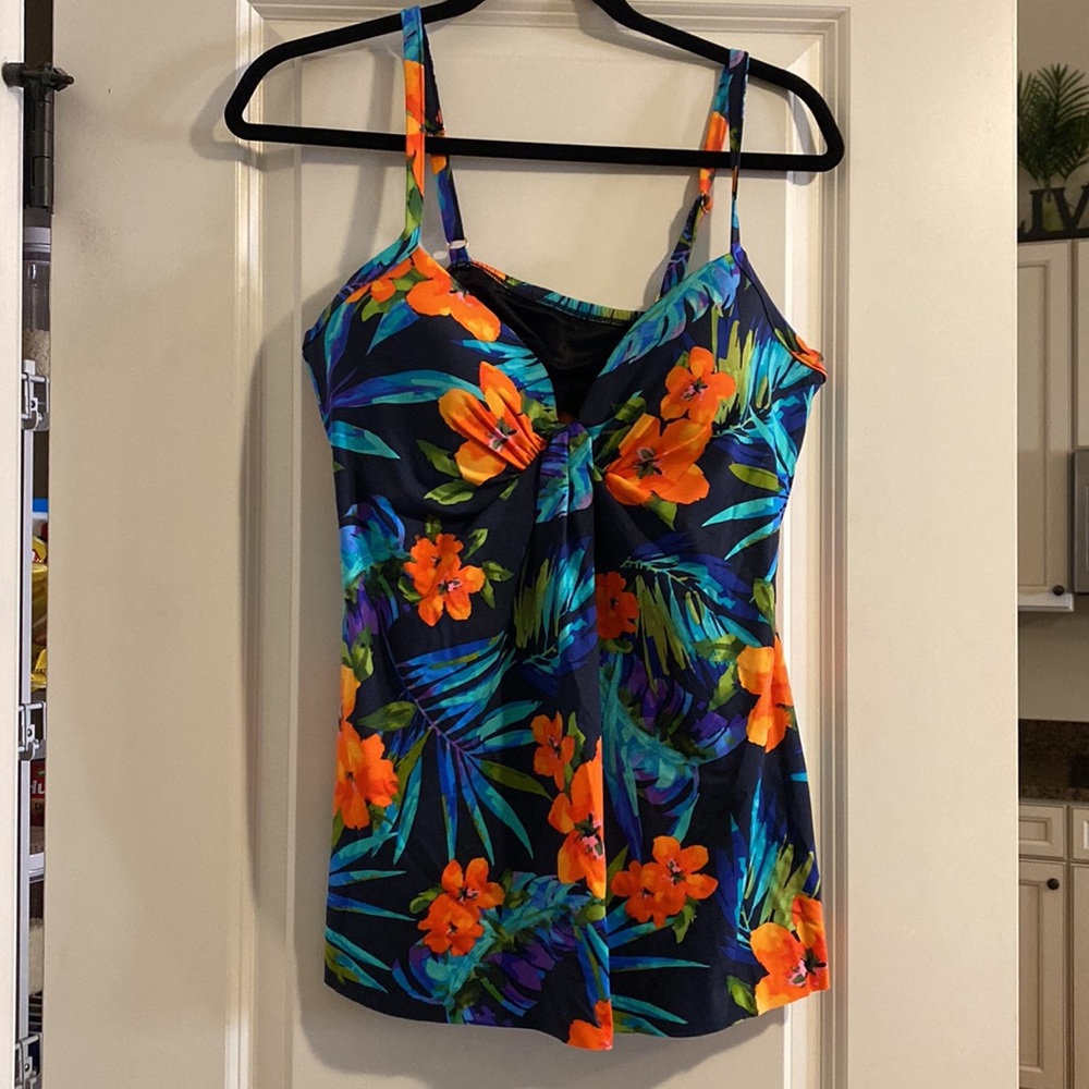 Miraclesuit Samoan Sunset Marina Tankini Top 12 Never worn. Excellent condition.